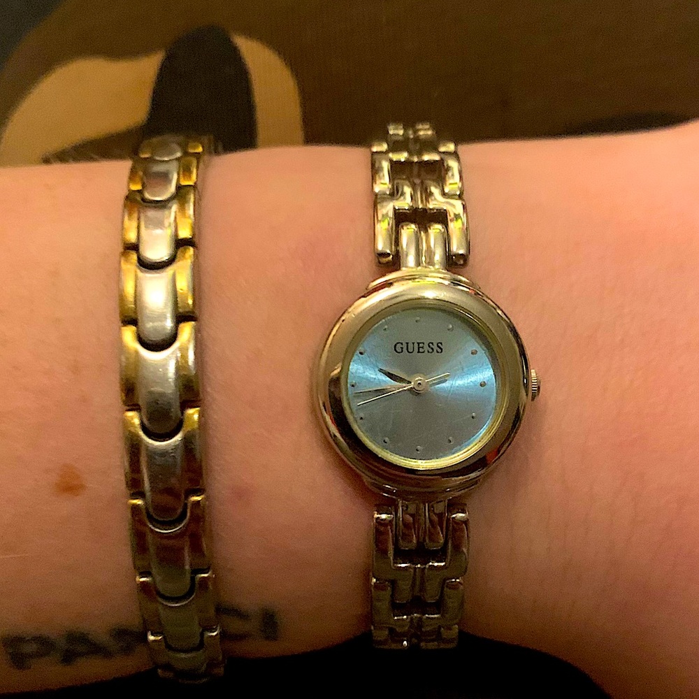 Guess Watch Women’s Silver Tone Blue Face